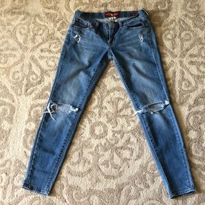 Lucky Brand size (2/26) (distressed) Charlie Skinny Jeans